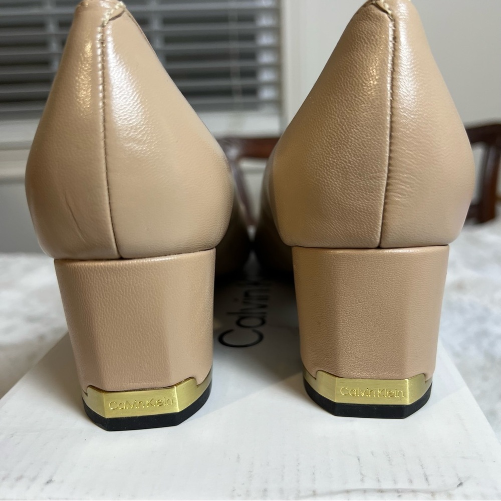 NIB Calvin Klein Nita Leather Heeled Pumps sz 6.5 Nude  Desert Sand - Picture 10 of 14